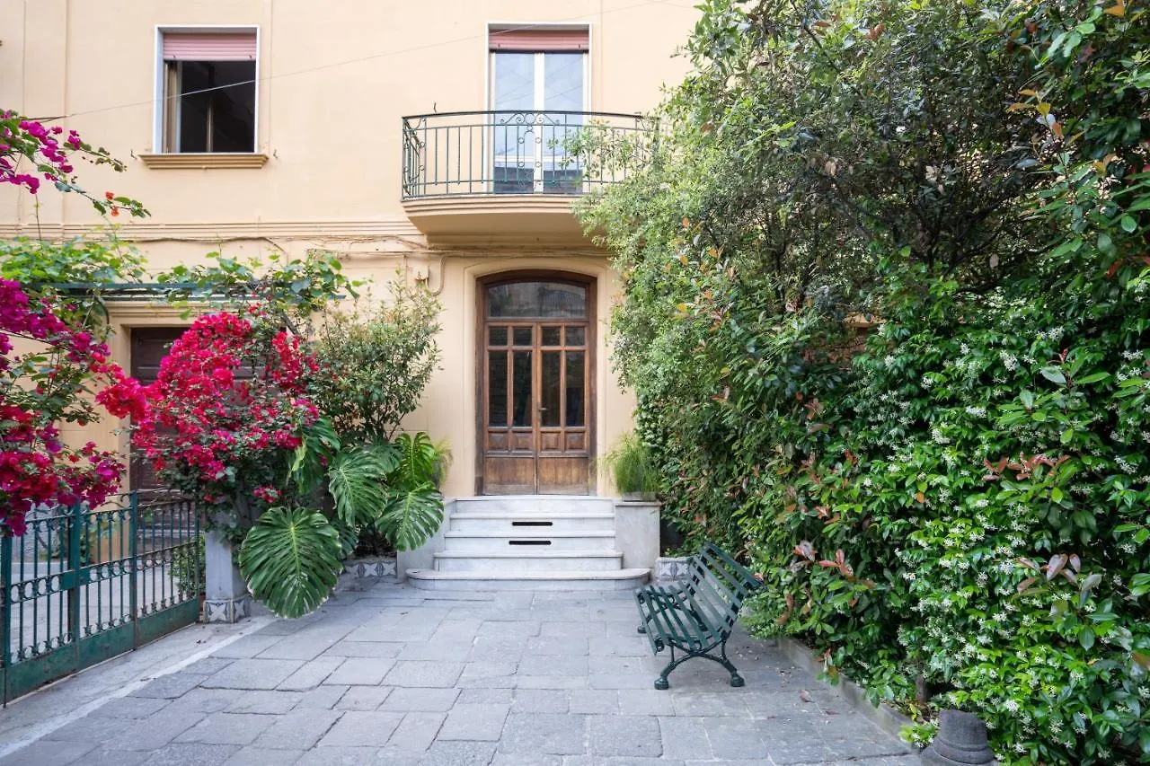Bed & Breakfast Atelier Ines Arts & Suites Naples Italy